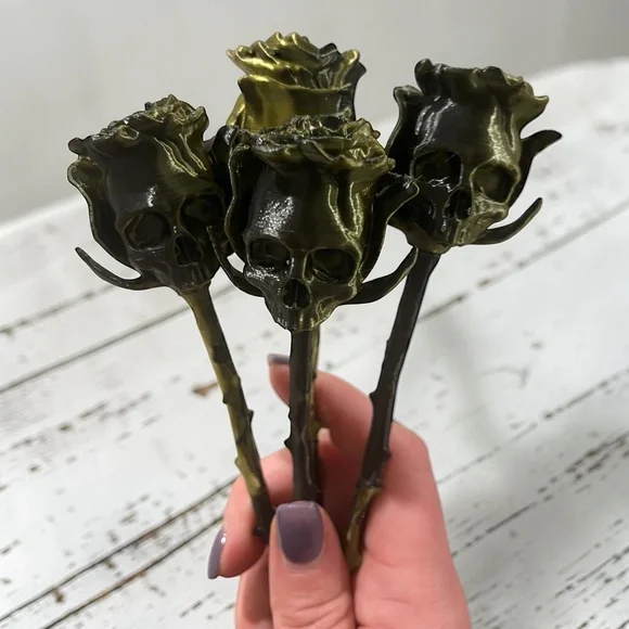 Handcrafted Multicolor Gold-Black Skull Rose (Price for 1) - Picture 5 of 16